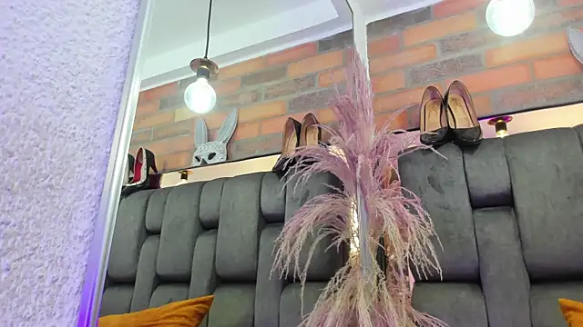 JESSYCORTES online show from October 18, 4:30 pm