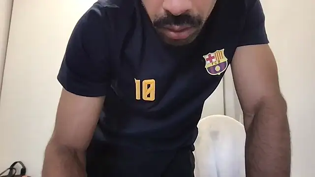 Lucascacaca online show from April 13, 4:45 pm