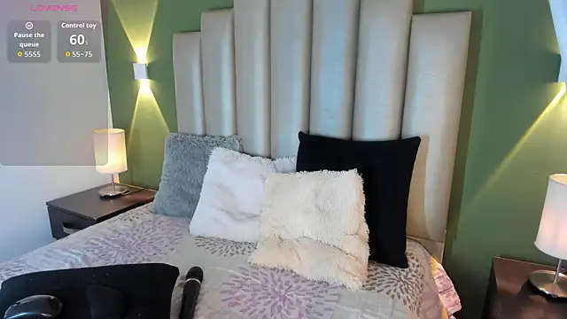 Snapshot of Emmawattsom chatting on November 27, 12:29 pm Emmawattsom online show from November 27, 12:29 pm