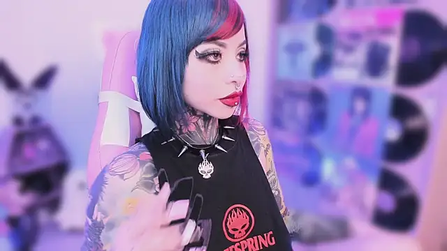 NikkiRamone online show from November 5, 2:22 am