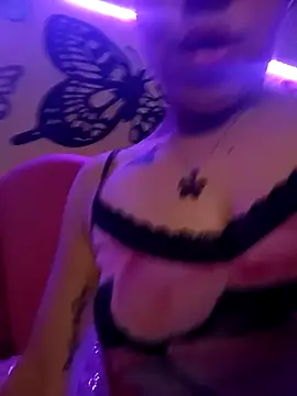 Snapshot of mariposapontiak420 chatting on October 10, 5:39 am mariposapontiak420 online show from October 10, 5:39 am