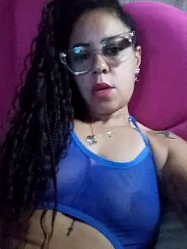 Snapshot of mariposapontiak420 chatting on February 16, 9:27 am mariposapontiak420 online show from February 16, 9:27 am