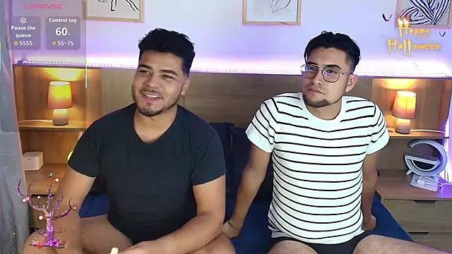 Snapshot of thiagowes chatting on October 23, 3:39 am thiagowes online show from October 23, 3:39 am