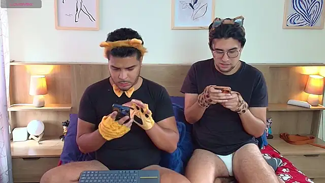 Snapshot of thiagowes chatting on October 31, 5:47 pm thiagowes online show from October 31, 5:47 pm