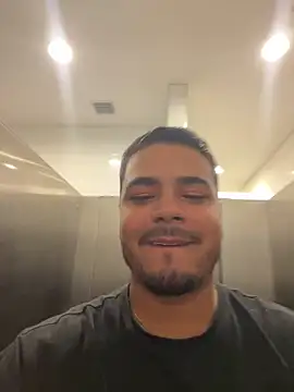Snapshot of thiagowes chatting on April 28, 1:15 am thiagowes online show from April 28, 1:15 am