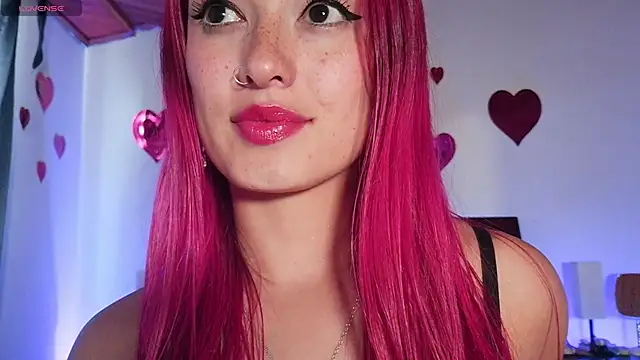 luccycollins  online show from February 10, 2:43 pm