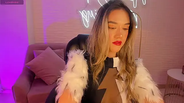 RebeccaHudson online show from March 10, 12:18 am