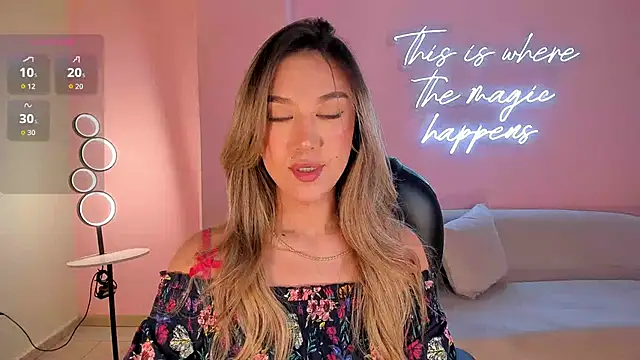 RebeccaHudson online show from October 30, 7:25 pm