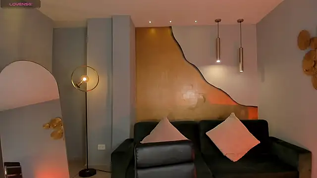 RebeccaHudson online show from December 2, 7:20 pm