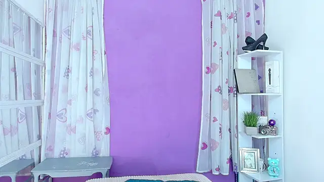 LanaBigTitties online show from February 13, 1:50 am