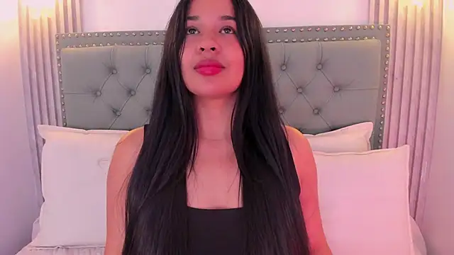 Snapshot of Aitana98_ chatting on February 12, 7:44 am Aitana98 online show from February 12, 7:44 am