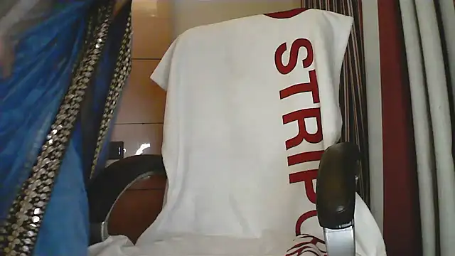 Snapshot of collage_hoty chatting on January 16, 2:15 am collage hoty online show from January 16, 2:15 am