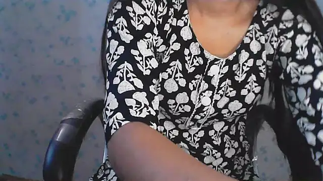 Snapshot of collage_hoty chatting on June 19, 5:12 am collage hoty online show from June 19, 5:12 am