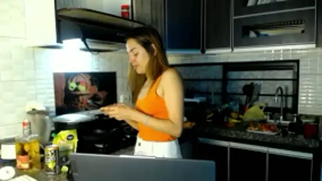 Snapshot of camilawm19 chatting on April 12, 11:54 pm camilawm19 online show from April 12, 11:54 pm