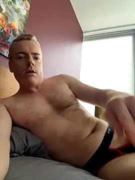 Gingerbushguy online show from November 2, 7:49 pm