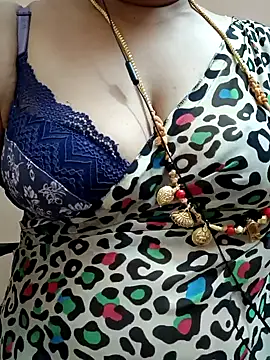 gaurika18 online show from February 6, 4:58 pm