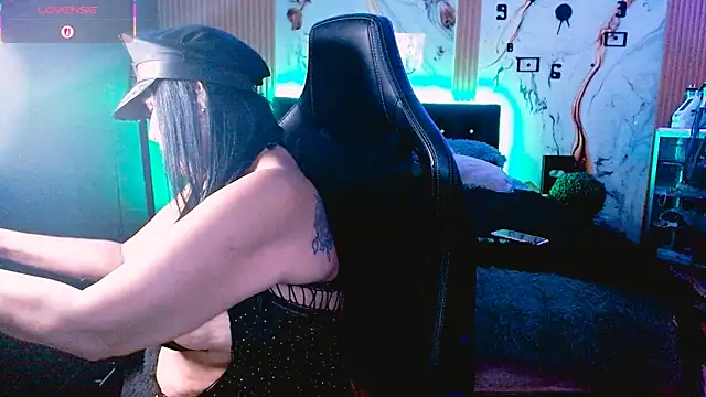Snapshot of Demion_prince chatting on June 21, 8:11 pm Demion prince online show from June 21, 8:11 pm