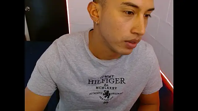 Snapshot of Davixx258 chatting on February 4, 8:17 pm Davixx258 online show from February 4, 8:17 pm