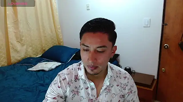 Snapshot of Davixx258 chatting on February 19, 11:45 pm Davixx258 online show from February 19, 11:45 pm