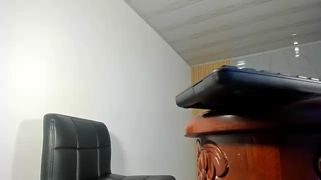 Keila Mendoza online show from February 11, 6:51 am