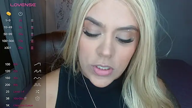 Snapshot of SofiaaCortes chatting on December 17, 1:18 am SofiaaCortes online show from December 17, 1:18 am