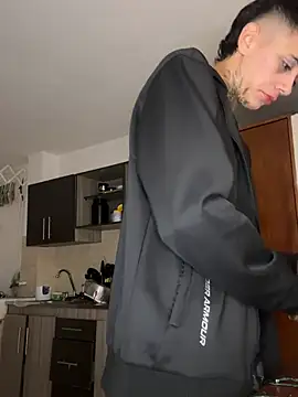 Snapshot of _PhillipBrown chatting on December 15, 8:52 am PhillipBrown online show from December 15, 8:52 am