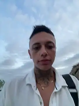 Snapshot of _PhillipBrown chatting on December 27, 11:06 am PhillipBrown online show from December 27, 11:06 am