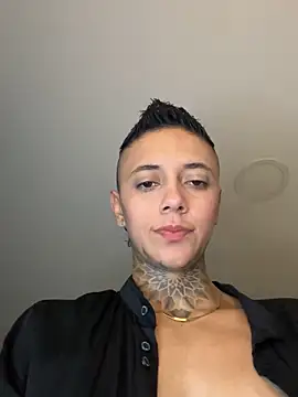 Snapshot of _PhillipBrown chatting on January 29, 8:40 am PhillipBrown online show from January 29, 8:40 am