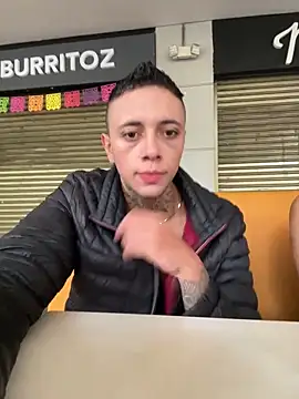 Snapshot of _PhillipBrown chatting on February 10, 1:11 pm PhillipBrown online show from February 10, 1:11 pm