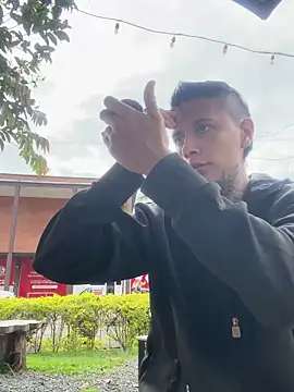 Snapshot of _PhillipBrown chatting on February 14, 1:18 pm PhillipBrown online show from February 14, 1:18 pm