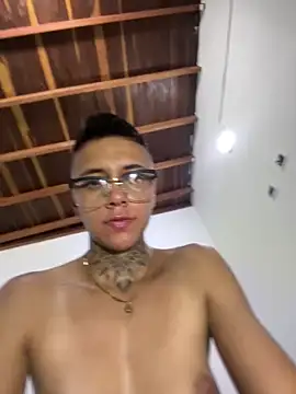 Snapshot of _PhillipBrown chatting on March 13, 9:37 pm PhillipBrown online show from March 13, 9:37 pm