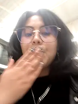 lara moon25 online show from November 3, 7:04 pm