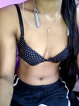 Snapshot of Miakhalifatamil chatting on October 24, 3:03 am Miakhalifatamil online show from October 24, 3:03 am