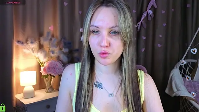 Snapshot of Wendy_mm chatting on February 15, 8:02 am Wendy mm online show from February 15, 8:02 am