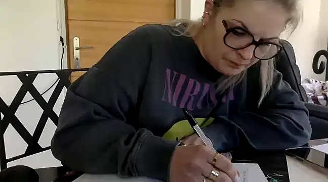 Snapshot of vanillesoumise chatting on March 18, 8:36 am vanillesoumise online show from March 18, 8:36 am