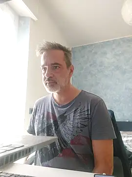 Snapshot of Marcolino183 chatting on February 26, 8:57 am Marcolino183 online show from February 26, 8:57 am