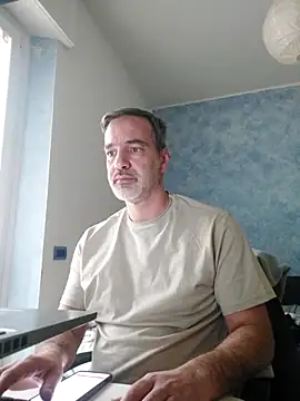 Snapshot of Marcolino183 chatting on March 4, 8:20 am Marcolino183 online show from March 4, 8:20 am