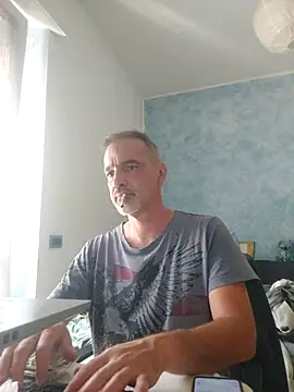 Snapshot of Marcolino183 chatting on July 6, 3:03 pm Marcolino183 online show from July 6, 3:03 pm