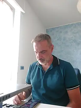 Snapshot of Marcolino183 chatting on July 14, 7:35 am Marcolino183 online show from July 14, 7:35 am