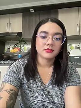 Snapshot of camianddanna chatting on December 17, 9:54 pm camianddanna online show from December 17, 9:54 pm