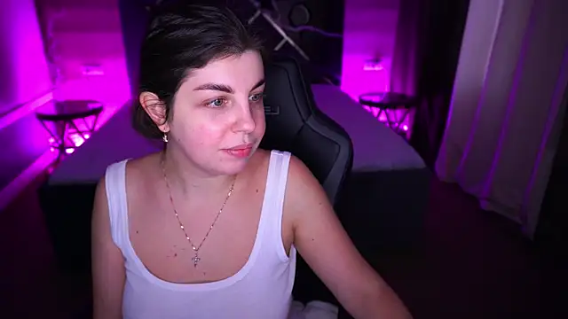 MirandaWong online show from November 8, 7:30 am