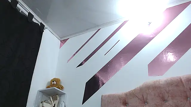 Kitten Hot  online show from September 10, 10:26 am