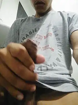 Snapshot of danuel23 chatting on March 2, 6:16 am danuel23 online show from March 2, 6:16 am