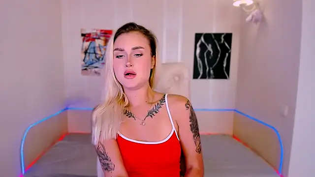 Snapshot of _Ravenaa chatting on September 19, 2:18 pm Ravenaa online show from September 19, 2:18 pm