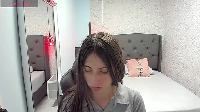 MAGNOLEROY online show from October 7, 12:35 pm