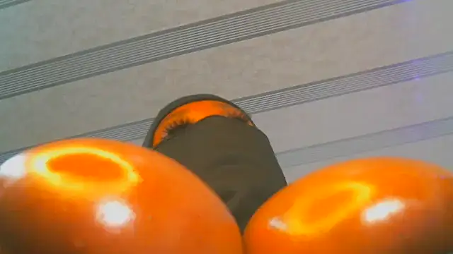 Snapshot of XPanther_24 chatting on February 5, 5:31 pm XPanther 24 online show from February 5, 5:31 pm