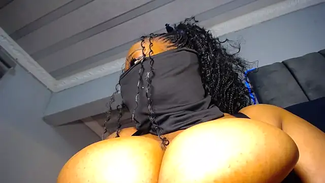 Snapshot of XPanther_24 chatting on February 22, 6:02 am XPanther 24 online show from February 22, 6:02 am