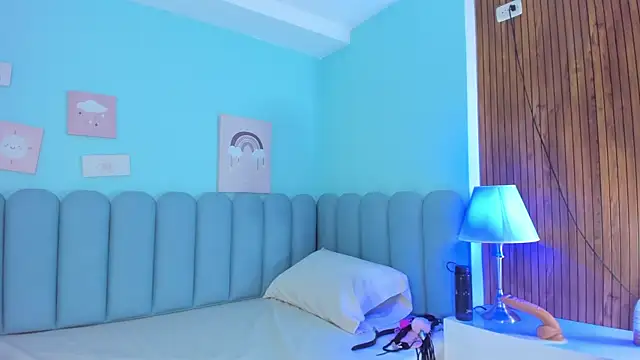 curvy rousi online show from February 4, 2:32 pm