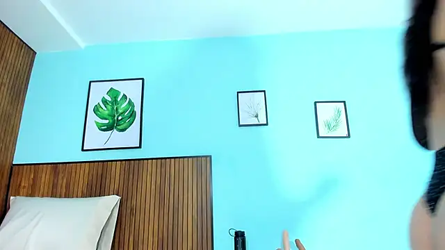 curvy rousi online show from March 5, 6:12 am