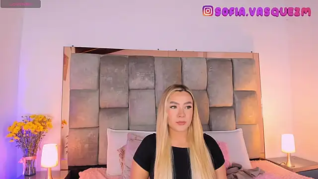 Sofi Vasquez online show from October 7, 9:01 pm